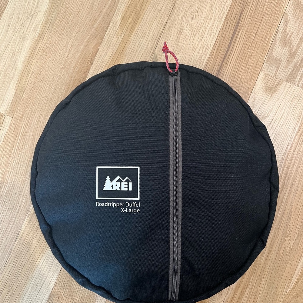New REI Roadtripper X-Large Duffel Bag in Black
